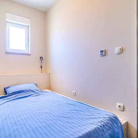 Thea Istria By 풀라