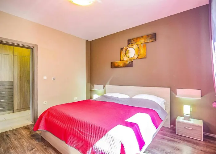 Thea Istria By * 풀라